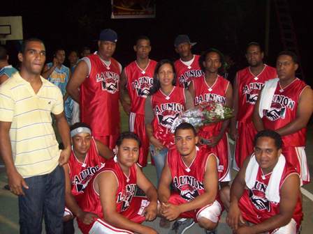 FANÁTICOS APOYAN TORNEO SUPERIOR BALONCESTO MUNICIPIO ALTAMIRA