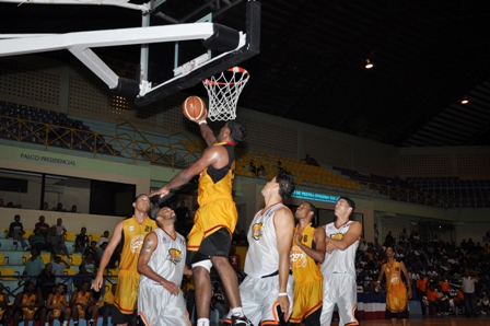 MARLON MARTÍNEZ LOGRA CLASIFICAR EQUIPO BATEY TRES BALONCESTO PUERTO PLATA