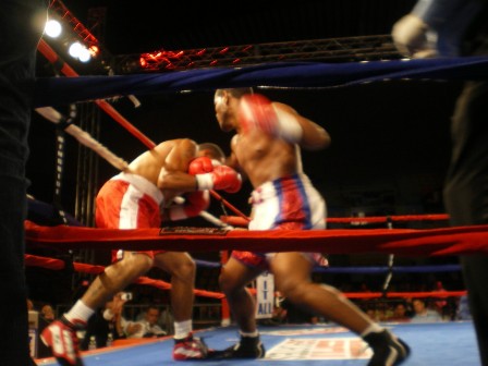 HERMANOS CARLOS, JOSUÉ VALDEZ IMPRESIONAN CARTELERA BOXEO PROFESIONAL; FÉLIX DÍAZ GANA VÍA RÁPIDA