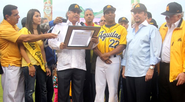 CON ATAQUES SANGRIENTOS EL AVE SE IMPONE