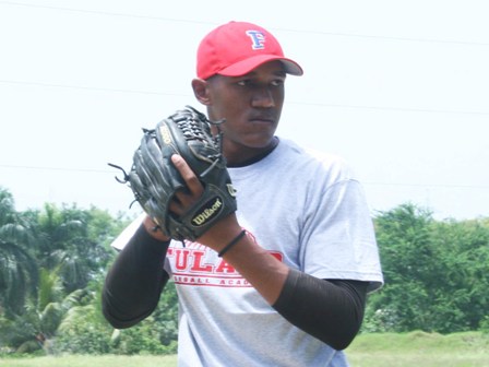 JOVEN MOCANO FUTURA  PROMESA BÉISBOL PROFESIONAL 