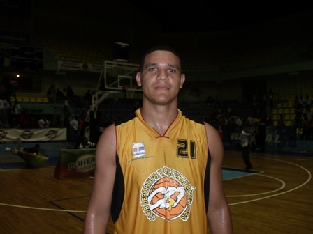 BATEY TRES PICA DELANTE INICIO FINALES BALONCESTO PUERTO PLATA 