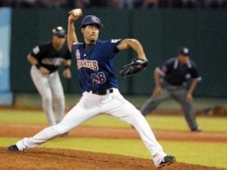 ÁGUILAS CIBAEÑAS CONTRATAN LANZADOR DARÍO VERAS