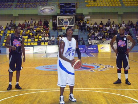 EQUIPOS INDIOS SAN FRANCISCO MACORÍS, TIBURONES PUERTO PLATA INICIAN ESTA NOCHE  SERIE SEMIFINAL TORNEO LNB