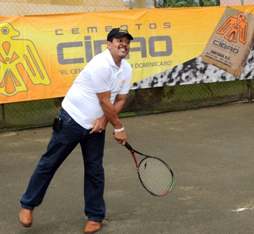 INAUGURAN III COPA NACIONAL TENIS CEMENTOS CIBAO 
