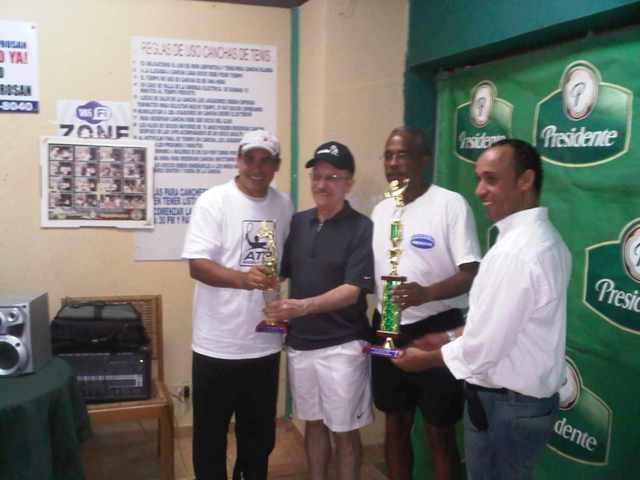 TENISTAS PUERTOPLATEÑOS TRIUNFAN TORNEO SANTIAGO