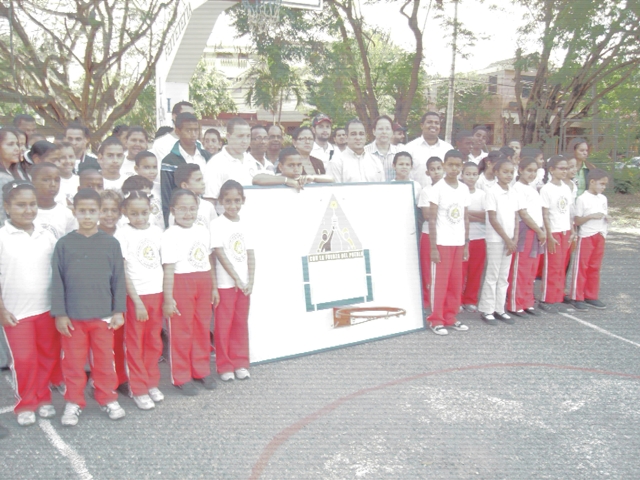 INICIAN PROGRAMA BUSCA RESCATAR INSTALACIONES DEPORTIVAS EN SANTIAGO