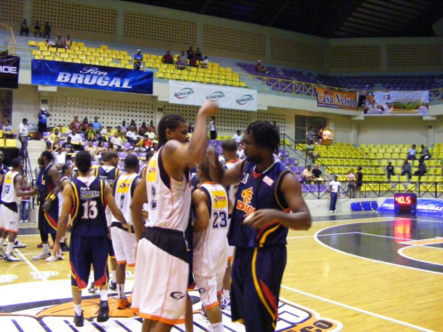 HURACANES DEL ATLÁNTICO FIRMES SEGUNDO LUGAR CIRCUITO NORTE LNB