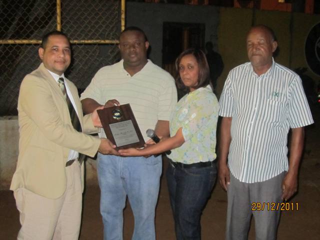 LIGA TATO MARTINEZ PREMIA ATLETAS