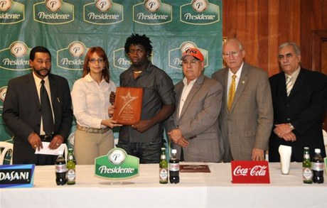 ESCOGEN ROGERS, VALDÉS PELOTEROS ESTRELLA DE LA SEMANA