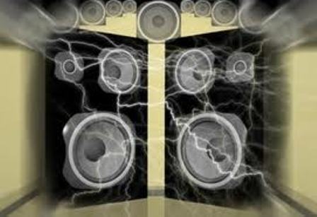 MÚSICA ALTA, ODIOSA Y MOLESTOSA