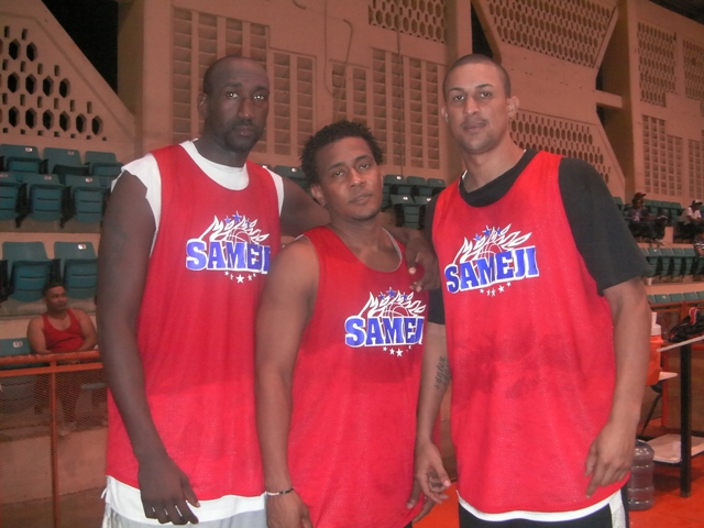 SUSTITUYEN JUGADOR KELVIN PEÑA BALONCESTO SANTIAGO