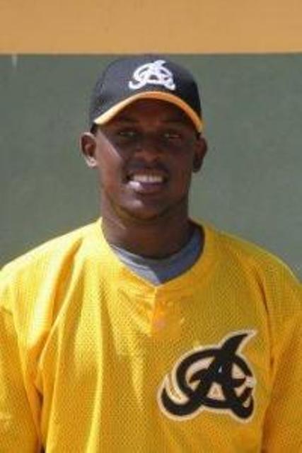 ELIAN HERRERA: "VENIMOS CLASIFICAR ÁGUILAS CIBAEÑAS"