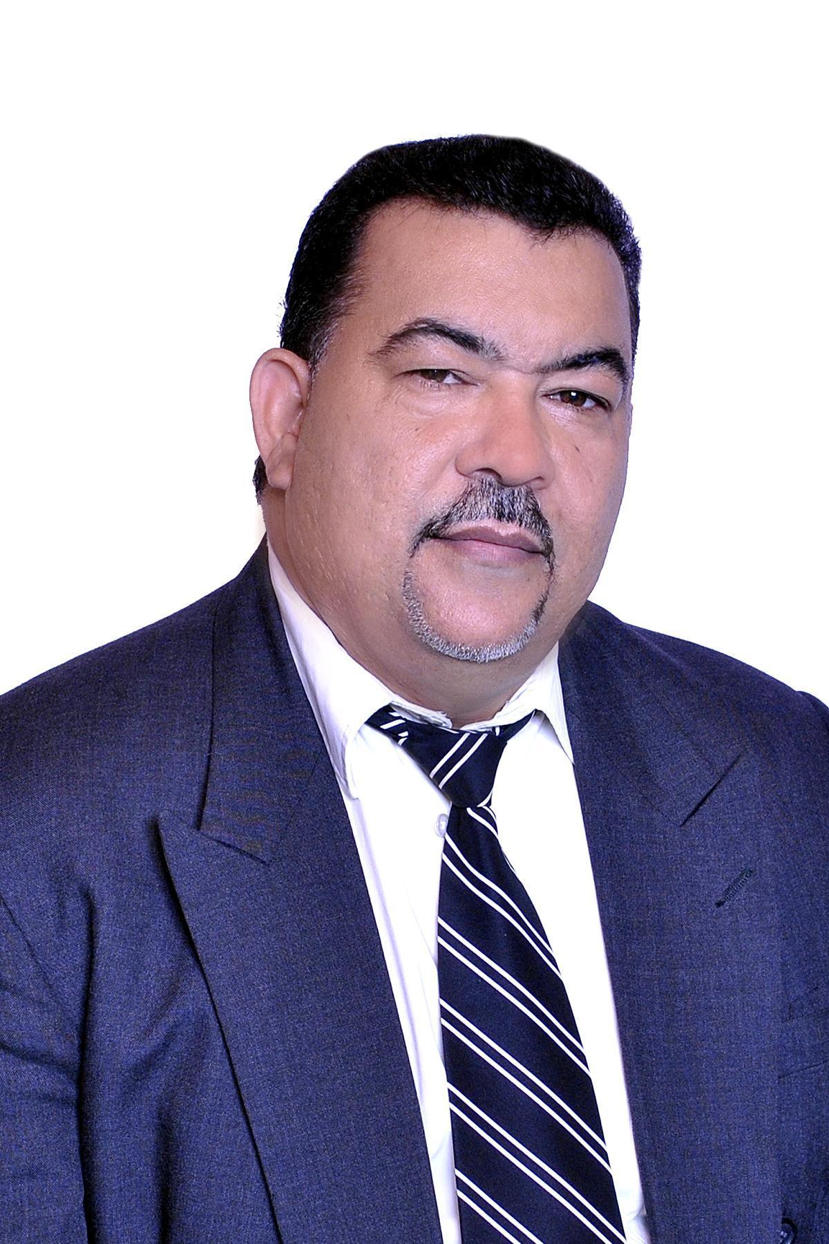 Cesar Medina Y  Andrés L. Mateo