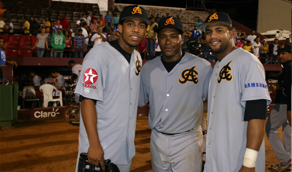 Reconocen jugador Oscar Taveras, Chilote Llenas