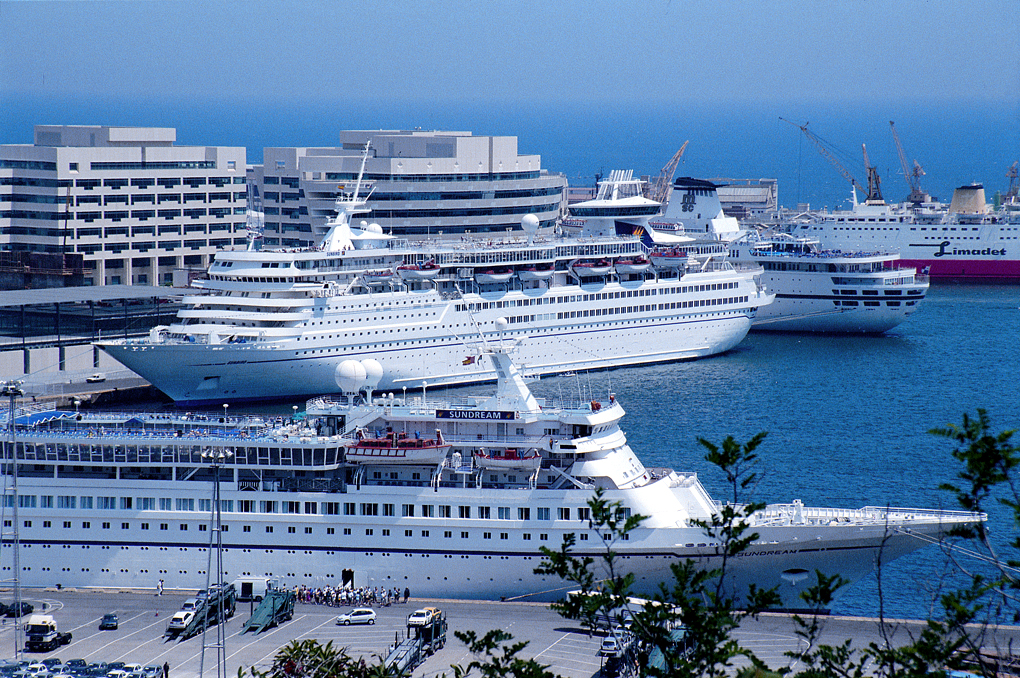 UN LUGAR EQUIVOCADO PARA EL MUELLE  