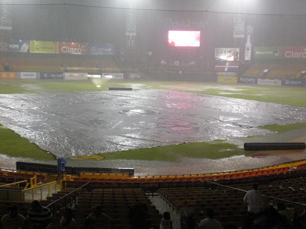 Lluvias Suspenden Juego Licey-Águilas