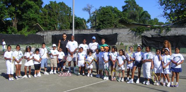 Asociación de tenis de Puerto Plata realiza campamento infantil