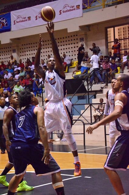 Huracanes de PP están a un triunfo de la clasificación jugaran partido de muerte súbita con Los Reales de La Vega