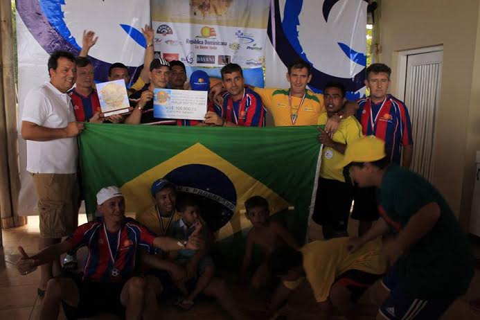 Brasil se corona campeón en Primera Copa Internacional de Futbol de playa 2013 en PP