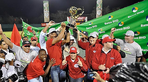 Leones Del Escogido se coronan campeones de la pelota criolla al barrer a las Águilas Cibaeñas