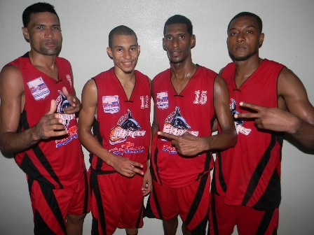 Sharks de Sosúa le quitan invicto a Cotorras del Gustavo; Escorpiones gana el primero 