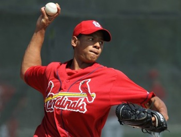 Suben a Grandes Ligas a joven lanzador puertoplateño