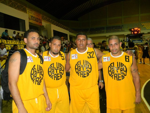 Batey Tres se impone al Francisco del Rosario Sánchez en la Liga Provincial de Baloncesto