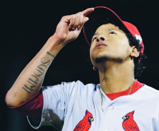 Puertoplateño Carlos Martínez está de moda en la Serie Mundial del béisbol de Grandes Ligas