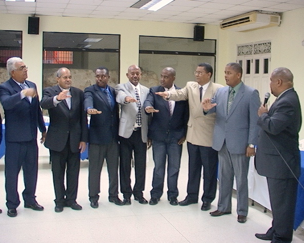 Presentan y juramentan en PP directivos de equipo Tiburones del Norte