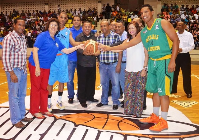 Torneo de baloncesto superior con refuerzos de Puerto Plata 2014 arranca con notable éxito