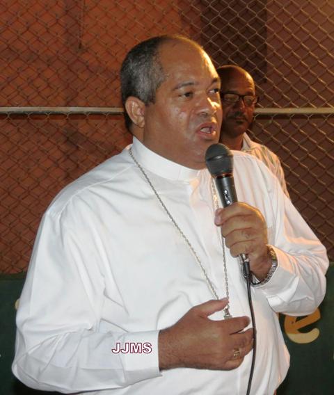 Obispo de PP bendice cena-premiación de los atletas más destacados del 2013 en la Liga Tato Martínez