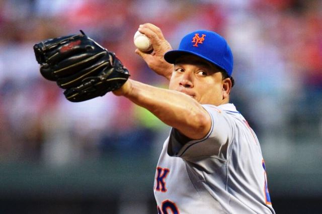 Puertoplateño Bartolo Colón domina fuerte artillería de San Luis y también se destaca con el bate