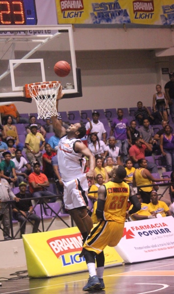 Huracanes del Atlántico acaban con Reales, equipo de Puerto Plata llevan tres victorias en línea