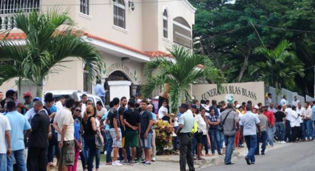 En medio de una gran demostración de duelo y un mar humano sepultan en Sosúa al pelotero Oscar Taveras