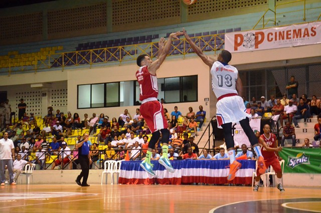 Mendoza guía triunfo de Sosúa Sharks en inicio serie final baloncesto superior de PP