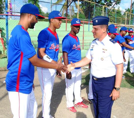 Montellaneros de Nueva York realizan torneo de softbol con cinco equipos