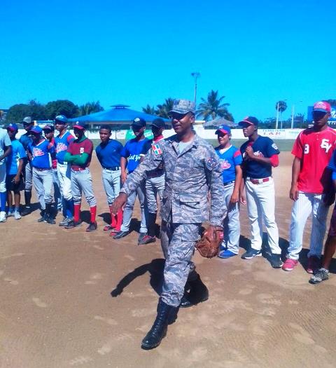Base Aérea de Puerto Plata inaugura apertura de torneo y la creación de su equipo de béisbol infantil "Los Tiburoncitos"