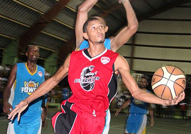 Equipo de Cangrejos empata con Los Powers en la serie final del baloncesto superior de Montellano