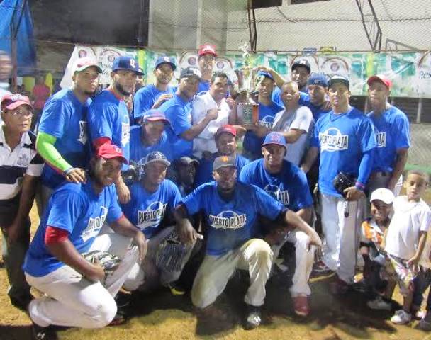 Equipo de Puerto Plata se corona campeón en torneo regional de softbol molinete