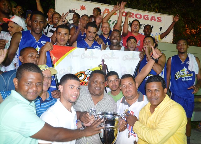 Lobos del Gregorio Luperón conquista Copa de Campeones Pedro López Vásquez