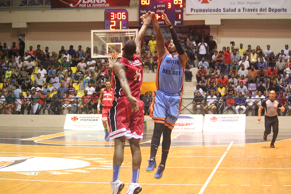 Mellizos del Sur vencen a Sosúa Sharks en el inicio de la final del Baloncesto Superior de Puerto Plata