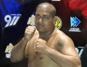 Peleadores puertoplateños ganan por Knock-Out y sumisión en el evento de artes marciales mixtas “Kombate Urbano Libre 5”