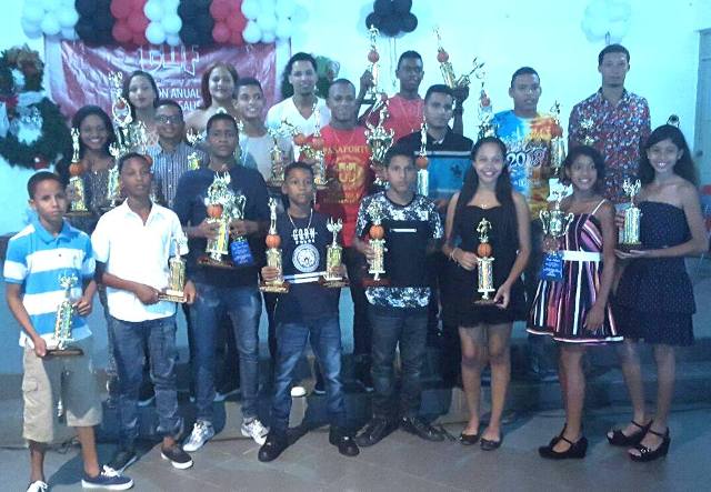 Club Deportivo Fantástico realizó su premiación de los atletas más destacados del 2015