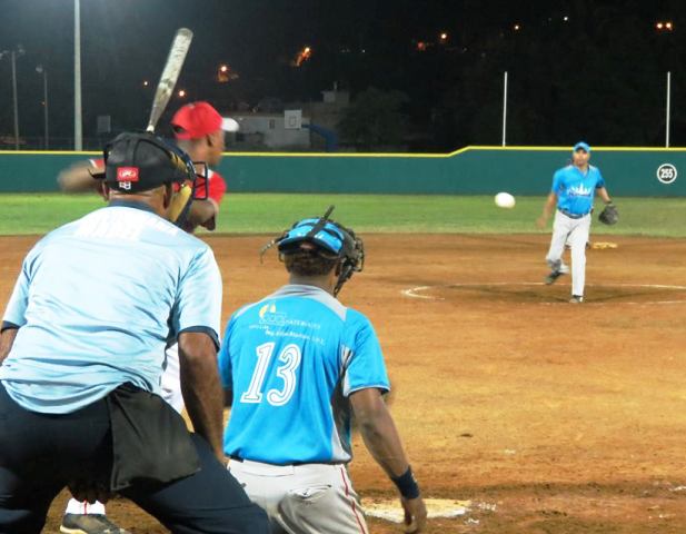 Equipo de softbol Los Kings se imponen a Los Esteroides del sector Los Domínguez