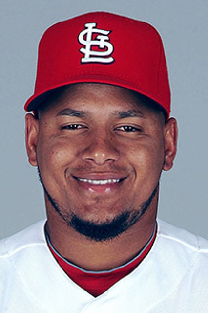 Pitcher puertoplateño Carlos Martínez se luce con el brazo y el bate y Cardenales vencen a Rockies