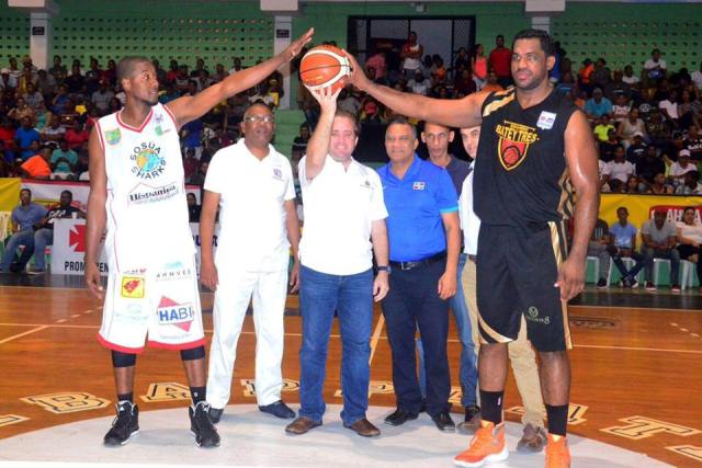 Correcaminos de la Parte Baja y Eduardos del Batey Tres obtienen triunfos en el baloncesto superior de Puerto Plata