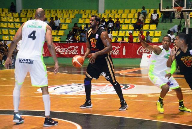 Debutante Mauro Gil guía a las Cotorras del Gustavo a su primera victoria del presente torneo baloncesto superior de Puerto Plata