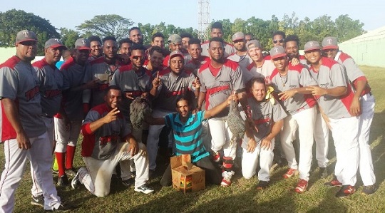 Tiburones del Norte dejan en el terreno a los Arroceros del Nordeste y se aferran a la clasificación Liga de Verano