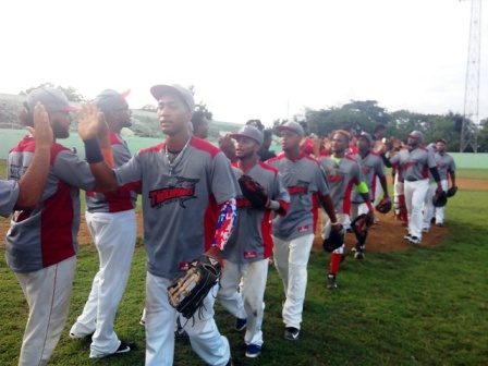 Tiburones del Norte siguen nadando por la corona y se colocan a una victoria de la final